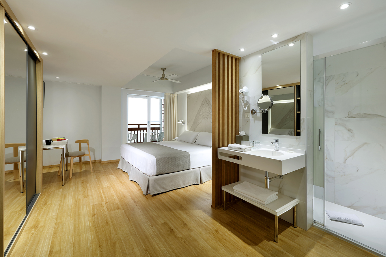 077_alta_CaleiaTalayotSpaHotel Doble Vista Mar Frontal.jpg